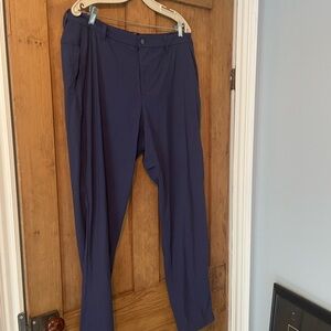 Lululemon Size 36 Men’s Golf Pant Navy